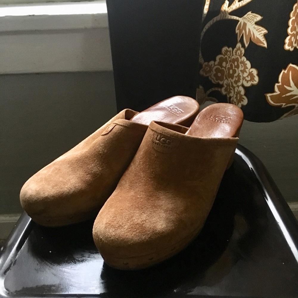 Ugg clogs size 11